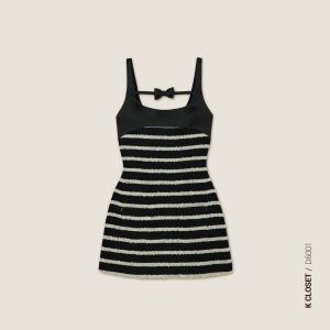 váy tweed mini kẻ sọc trắng đen đính nơ luna closet